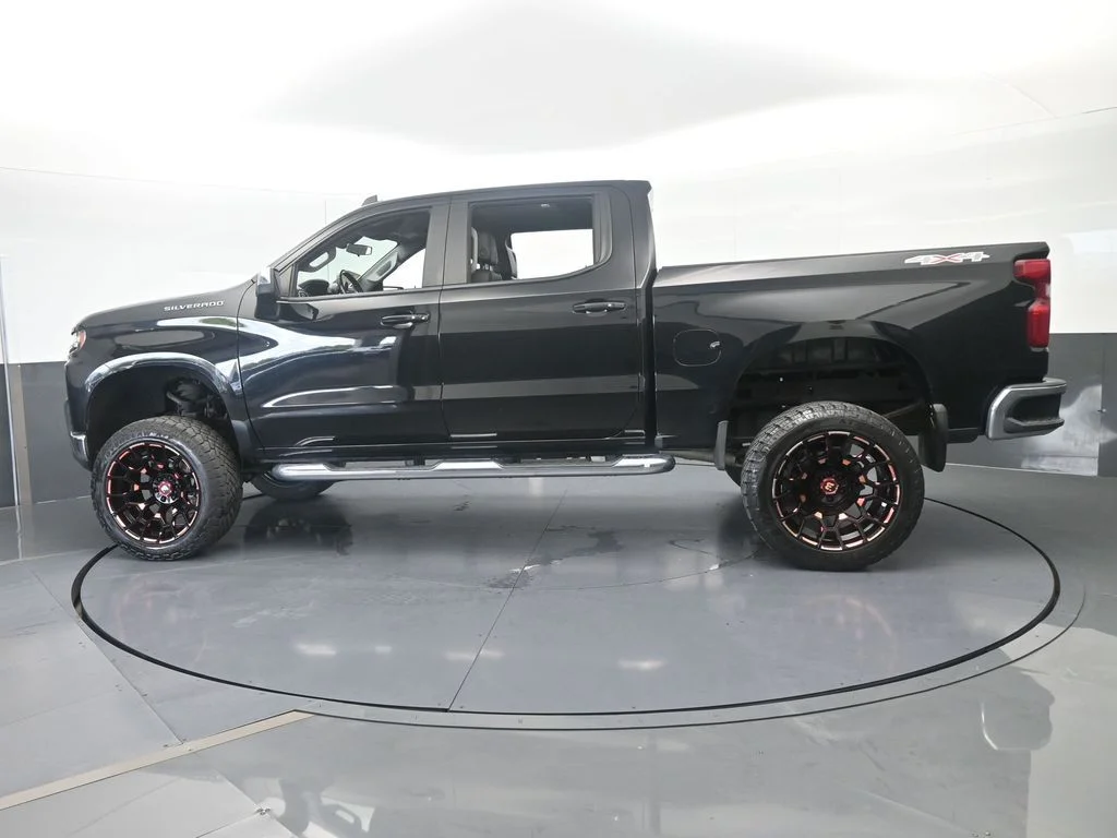 Used 2019 Black Chevrolet LT image 2