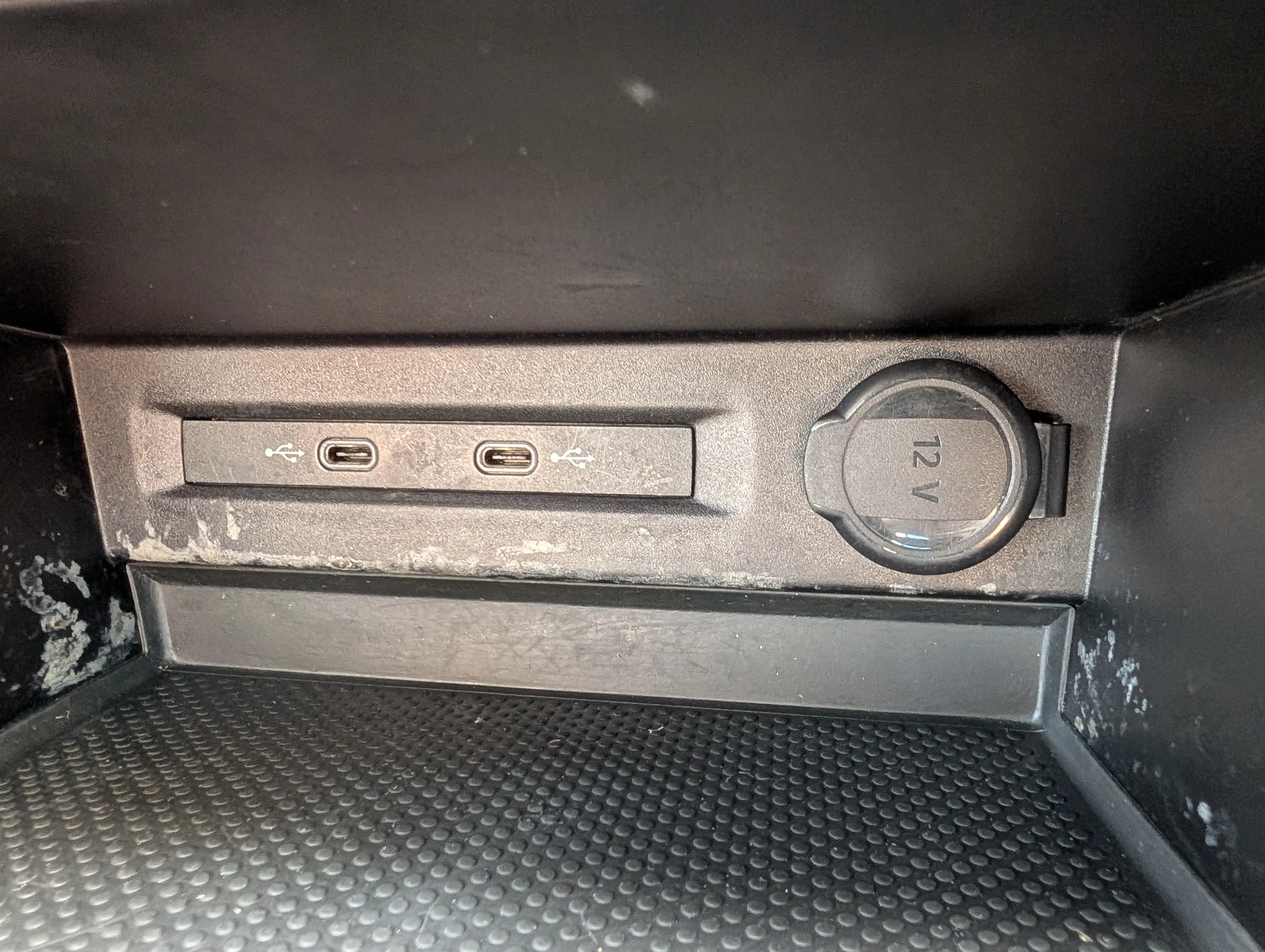 Used 2023 Pyrite Silver Metallic Volkswagen S image 32