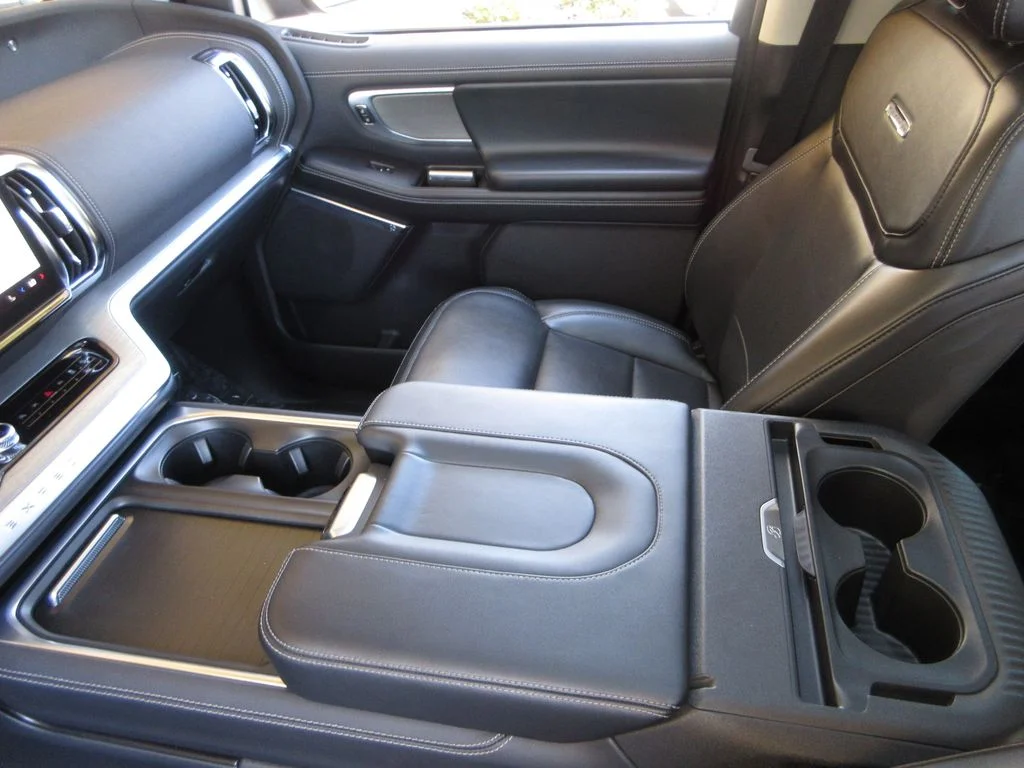 Used 2025 Black Metallic Ford Platinum image 20