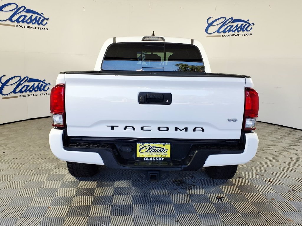 Used 2017 Super White Toyota SR5 image 6