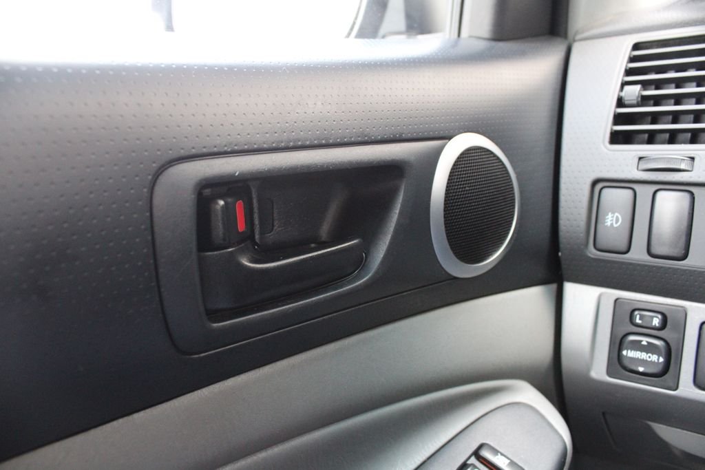 Used 2015 Pyrite Mica Toyota Base image 5