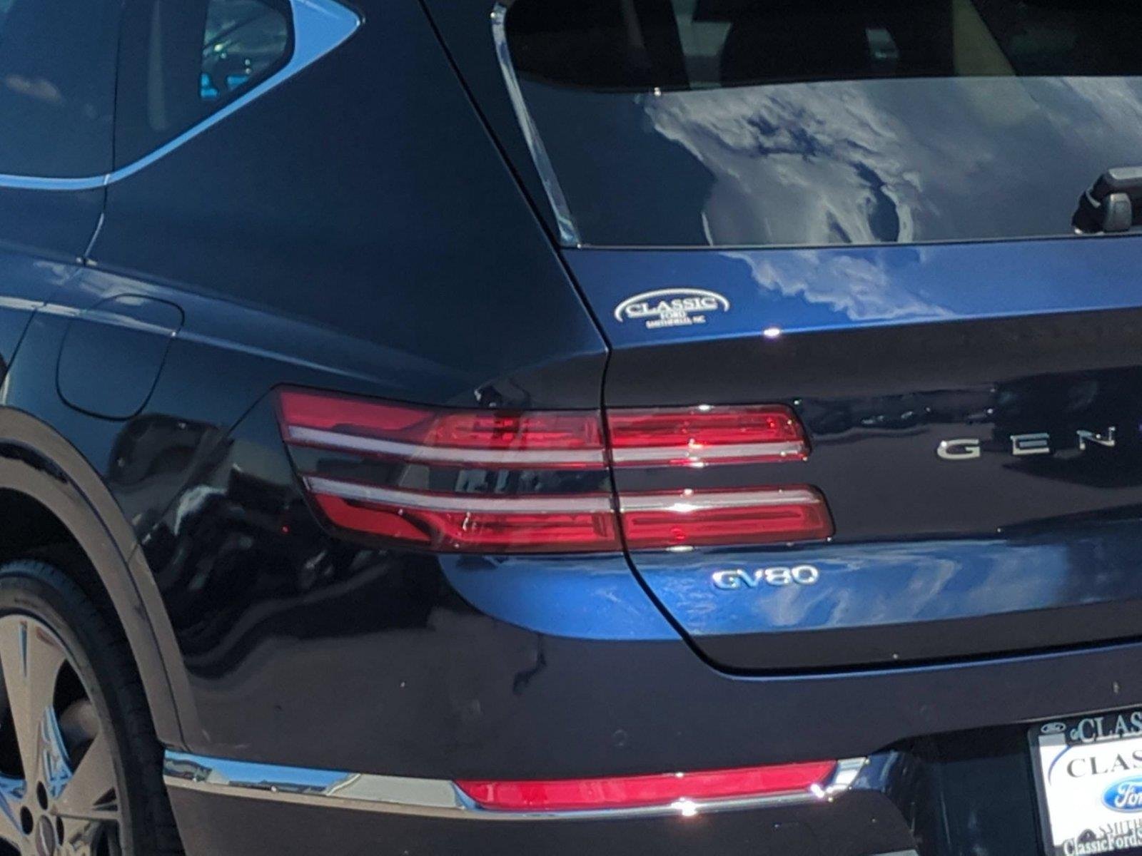 Used 2024 Capri Blue Genesis  image 11