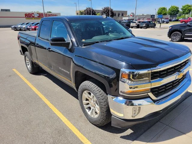 Used 2019 Black Chevrolet LT image 3