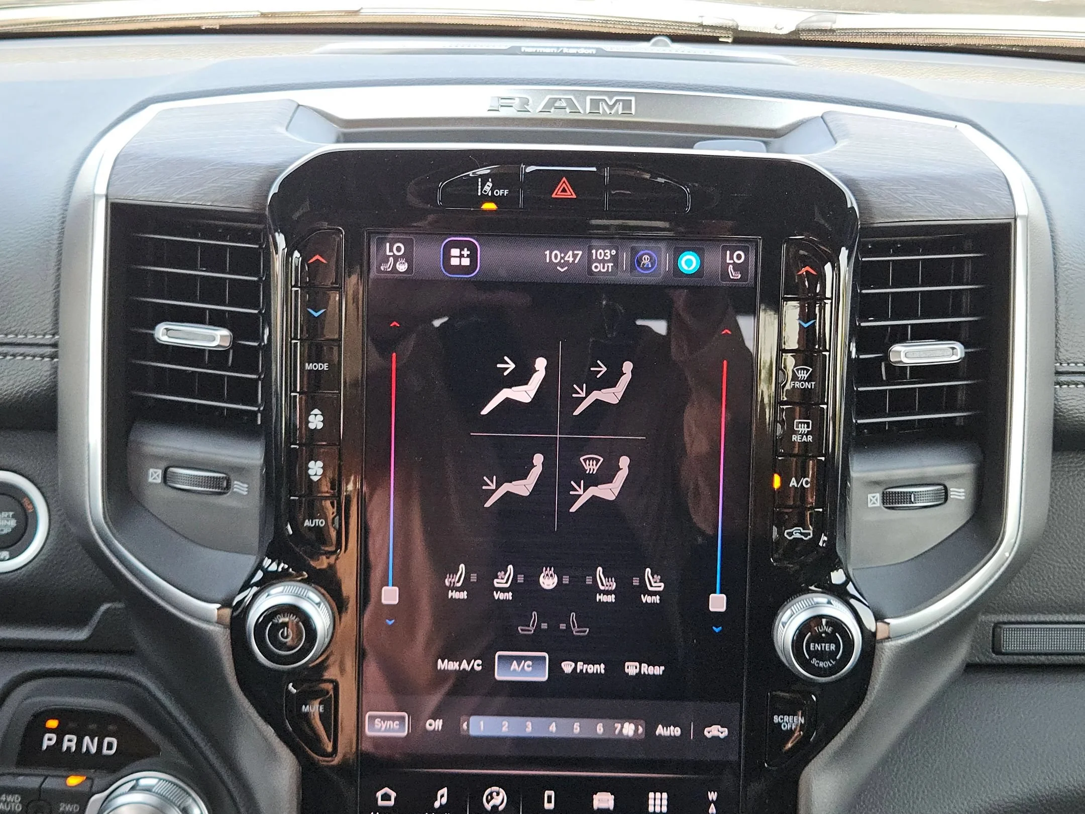 New 2027 Diamond Black Crystal Pearl-Coat Exterior Paint RAM Laramie image 16