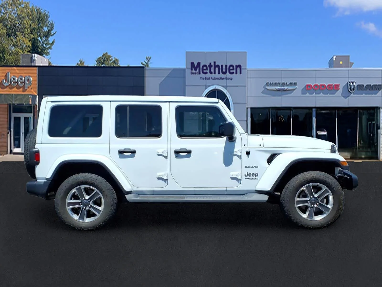 Used 2020 Bright White Clearcoat Jeep Sahara image 3