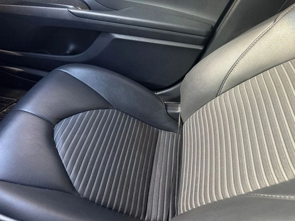 Used 2018 White Toyota SE image 17