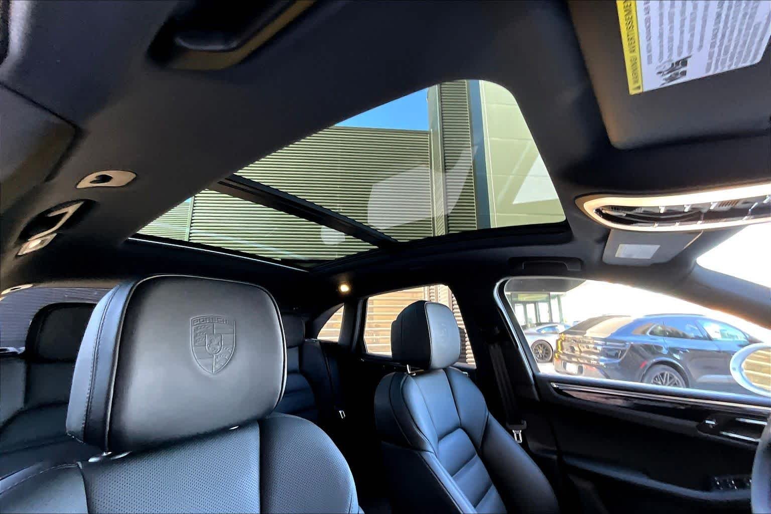 2026 Porsche Macan - Photo 18