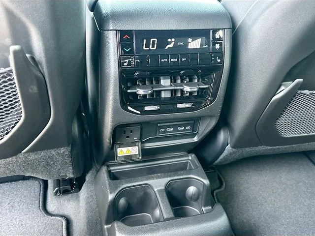 New 2026 Silver Zynith Exterior Paint Jeep Limited image 26