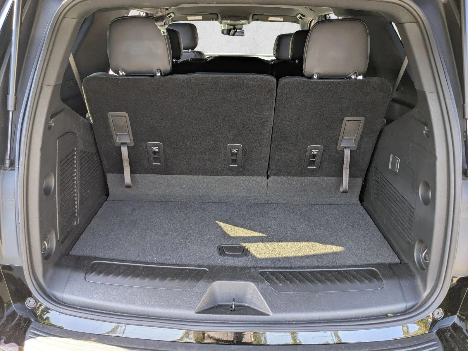 Used 2025 Black Chevrolet LS image 7