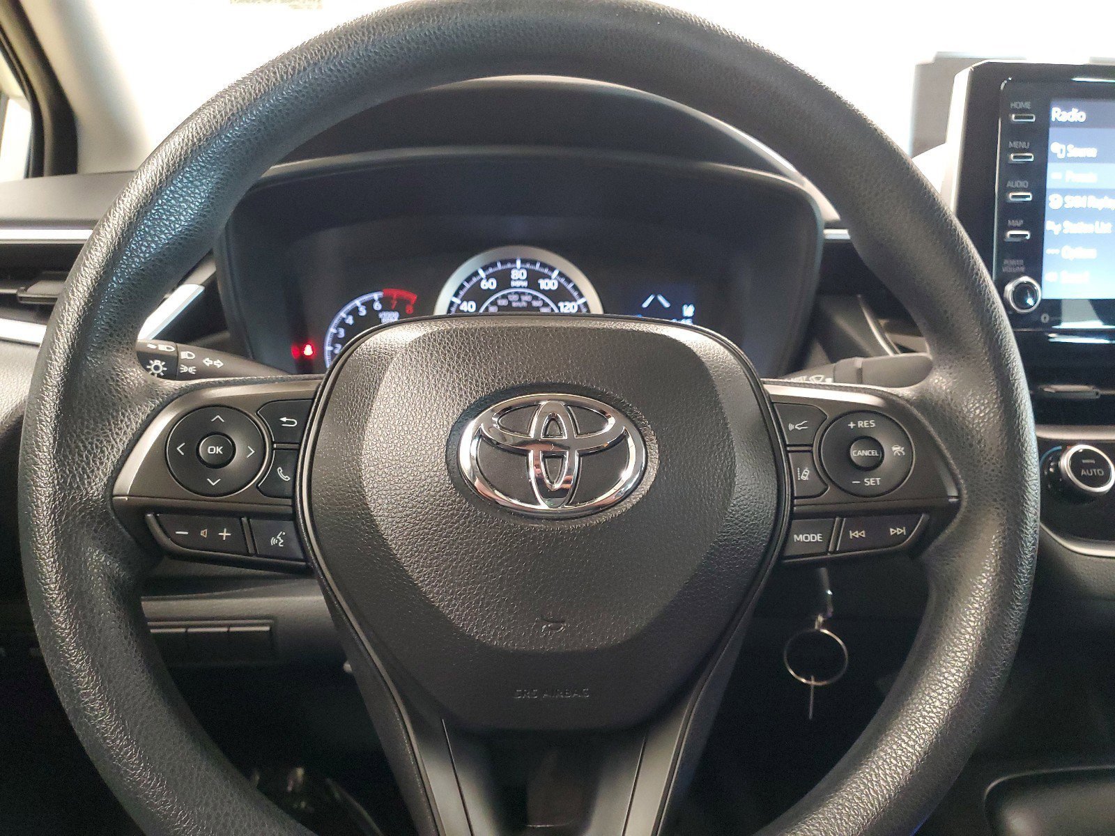 Used 2021 Classic Silver Metallic Toyota LE image 22