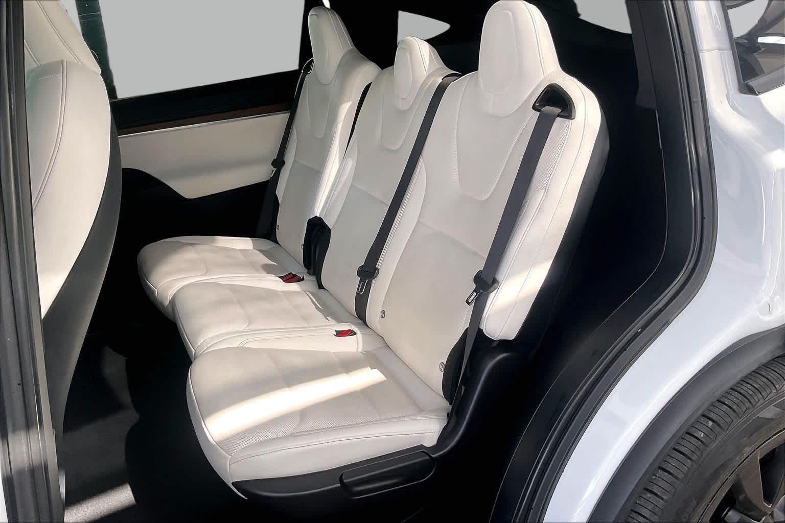 Used 2022 Pearl White Multi-Coat Tesla  image 20