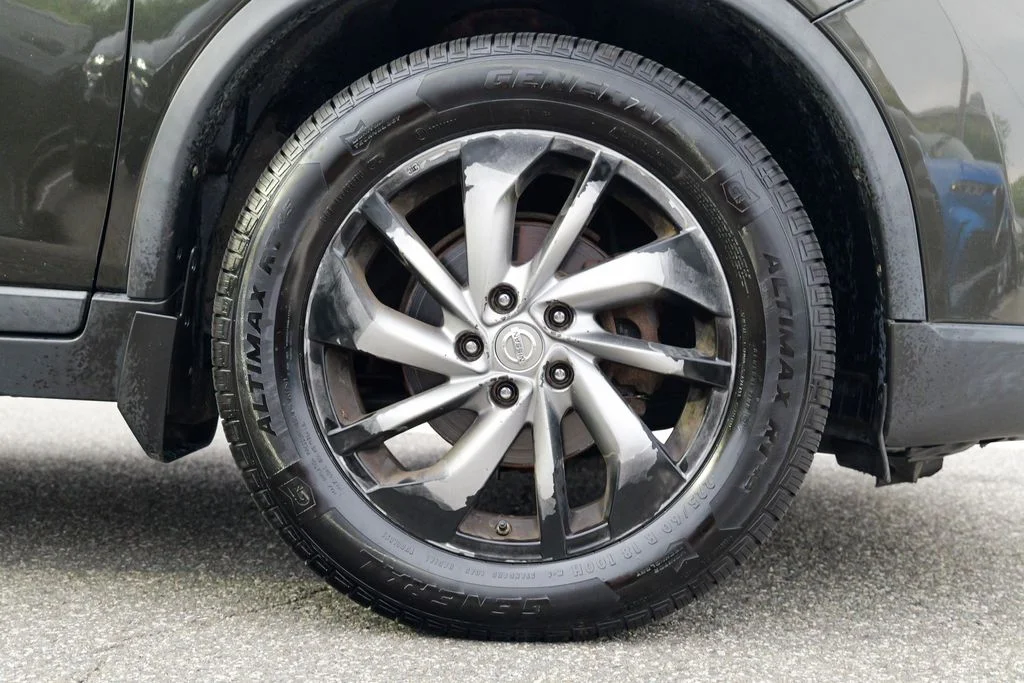 Used 2015 Midnight Jade Nissan SL image 12