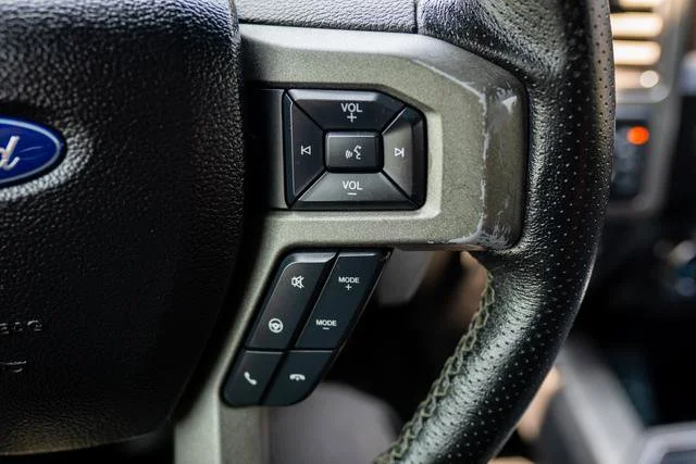 Used 2017 Oxford White Ford Raptor image 41