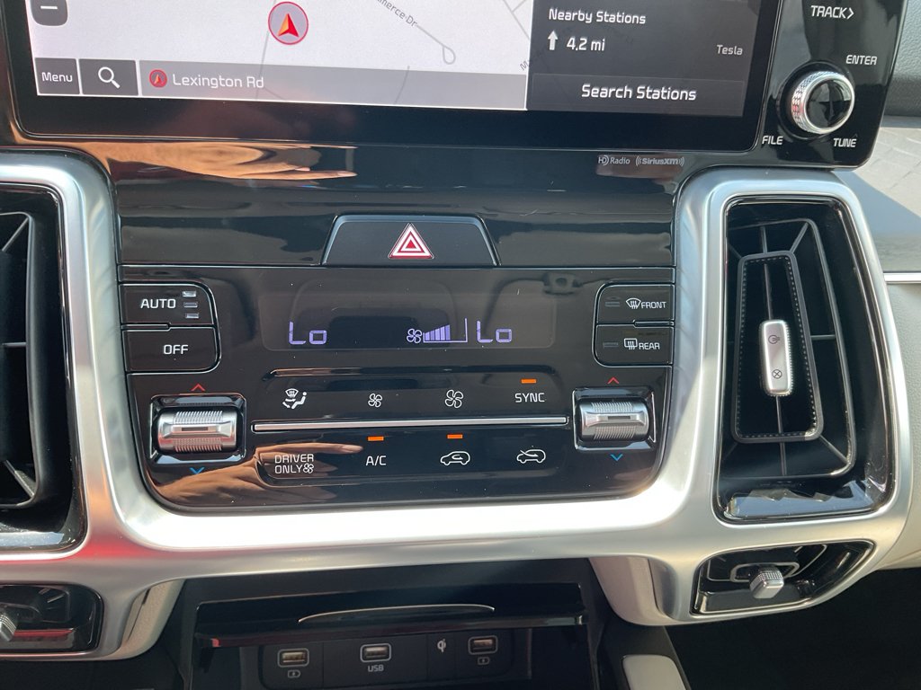 Used 2022 Runway Red Kia SX image 27