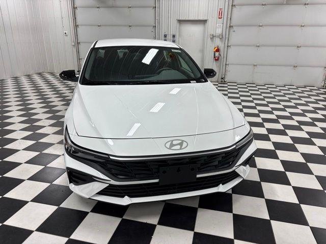 New 2026 White Hyundai SEL Sport image 2