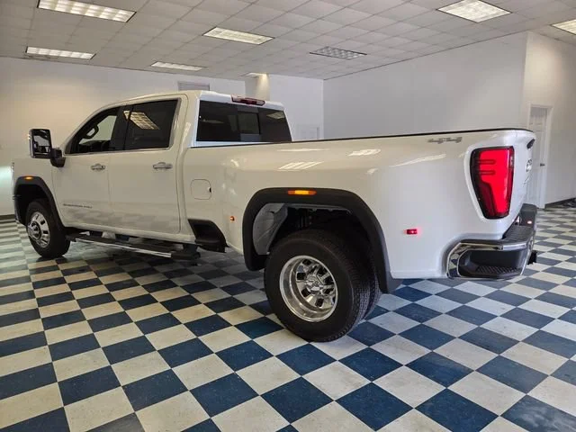 New 2026 Summit White GMC SLT DRW image 5