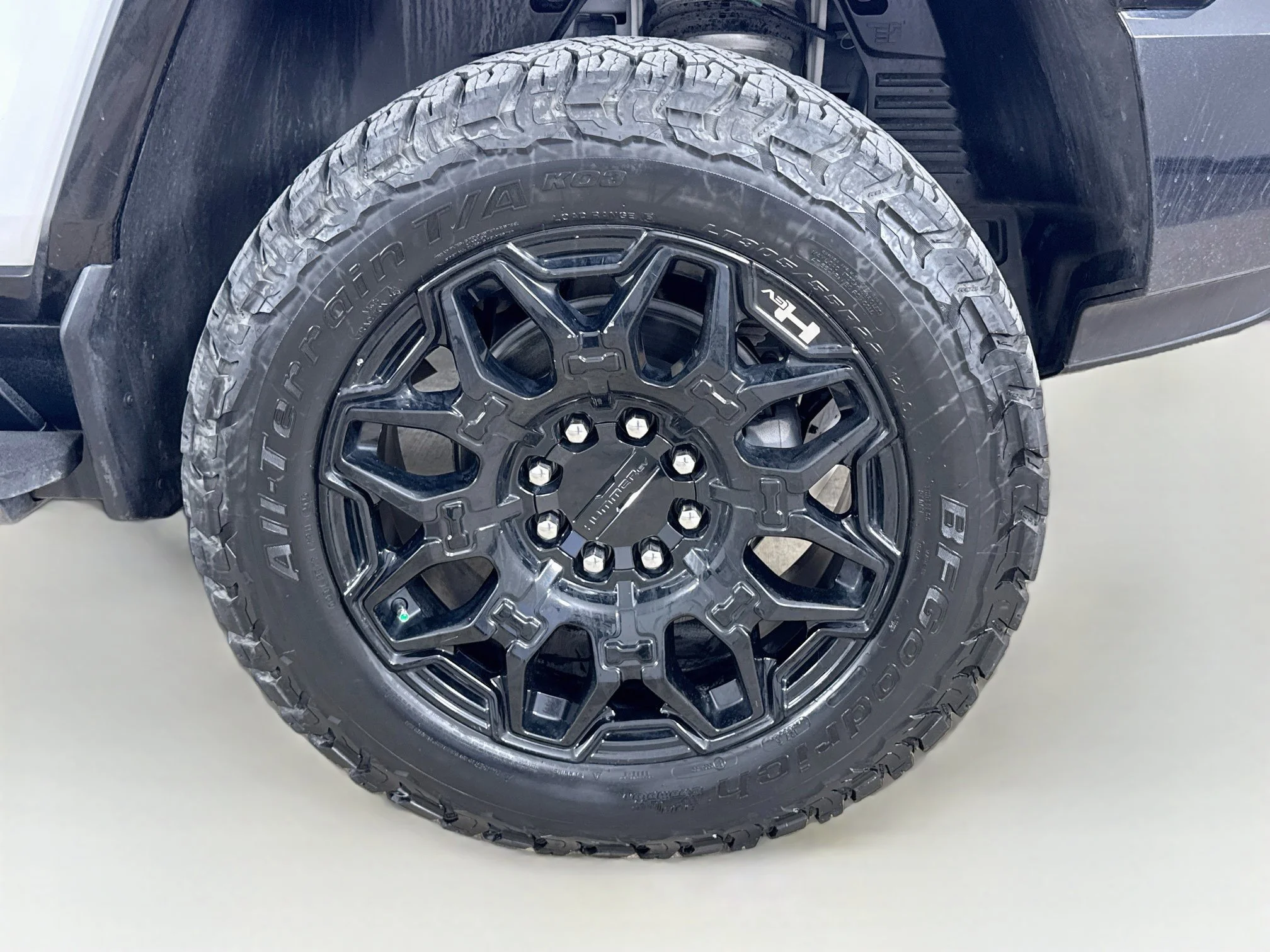 Used 2024 Interstellar White GMC 2X image 34
