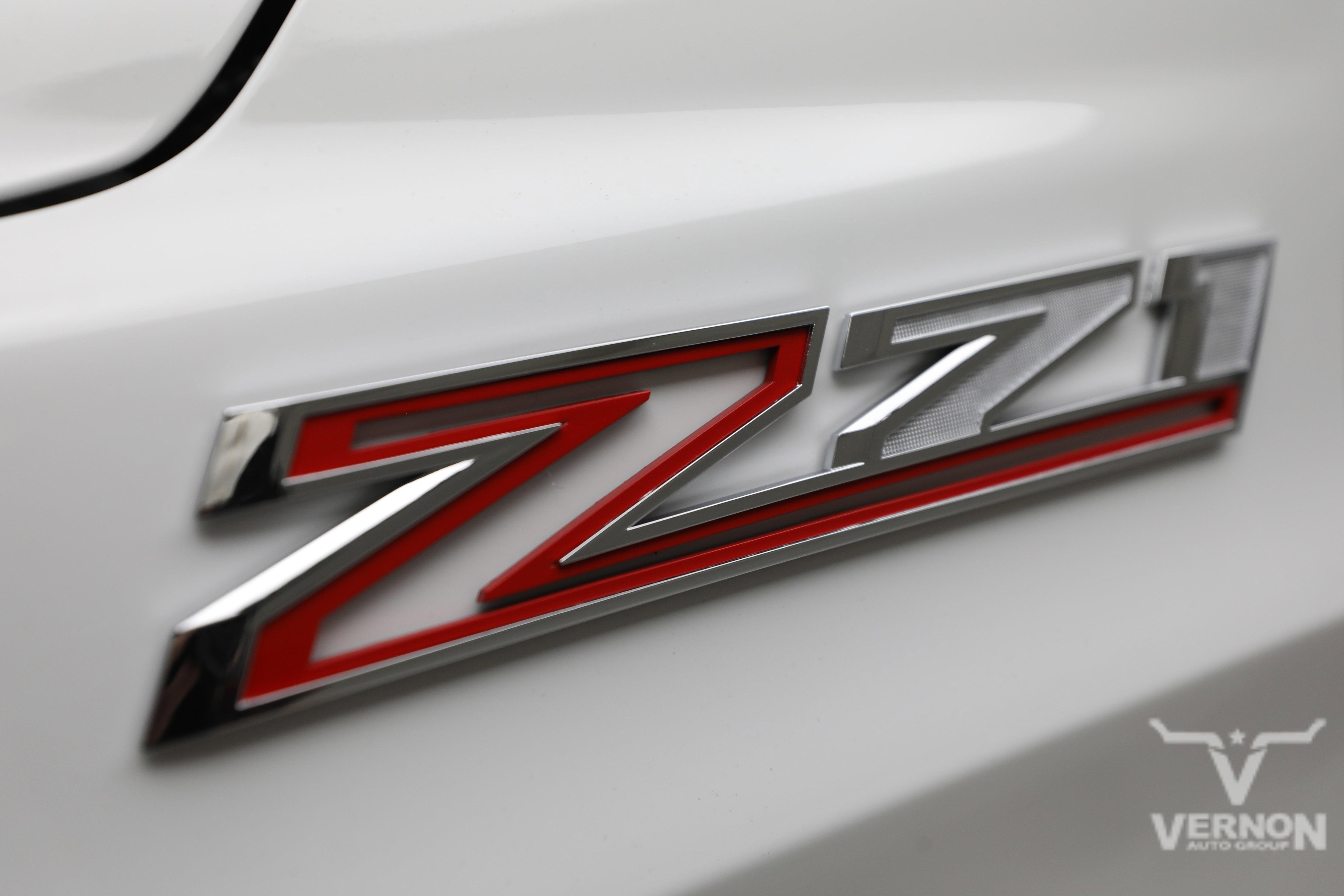 New 2026 Summit White Chevrolet N image 36