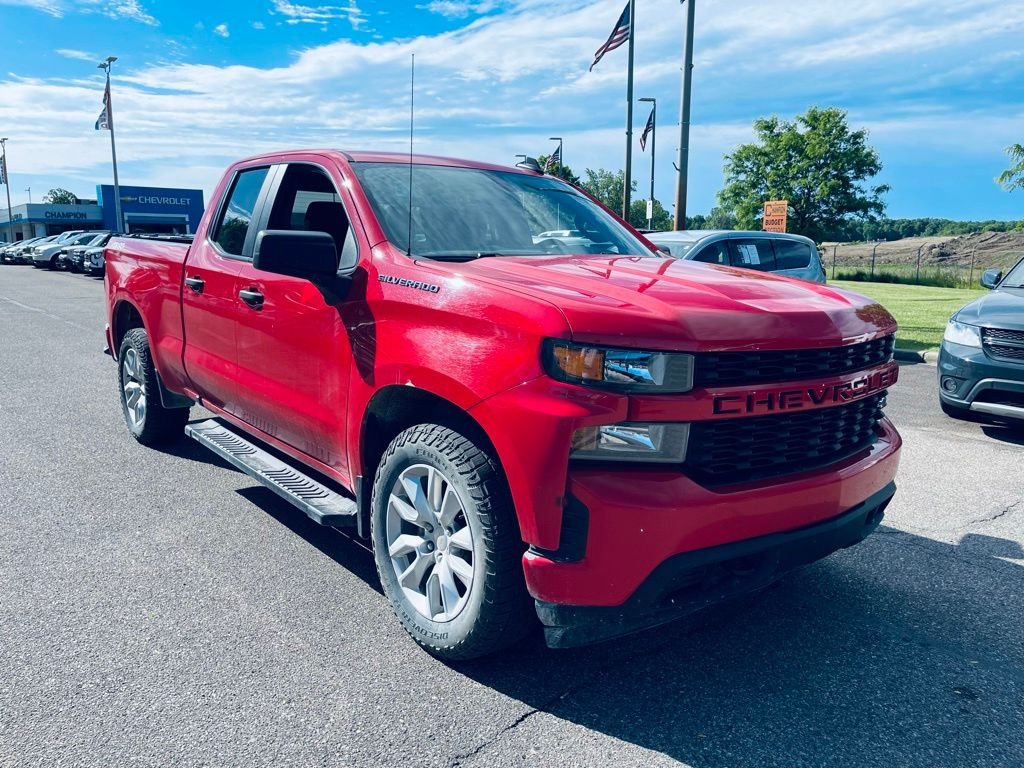 Used 2020 Red Chevrolet Custom image 9