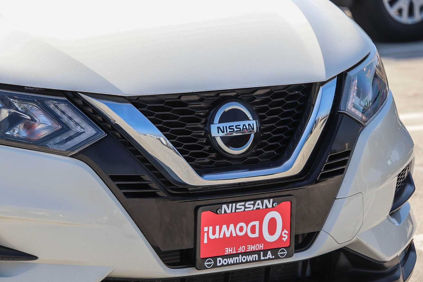 Used 2022 Pearl White Tricoat Nissan SV image 5