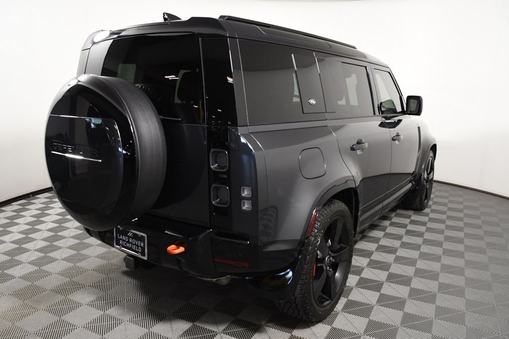 Used 2024 Santorini Black Metallic Land Rover X image 6