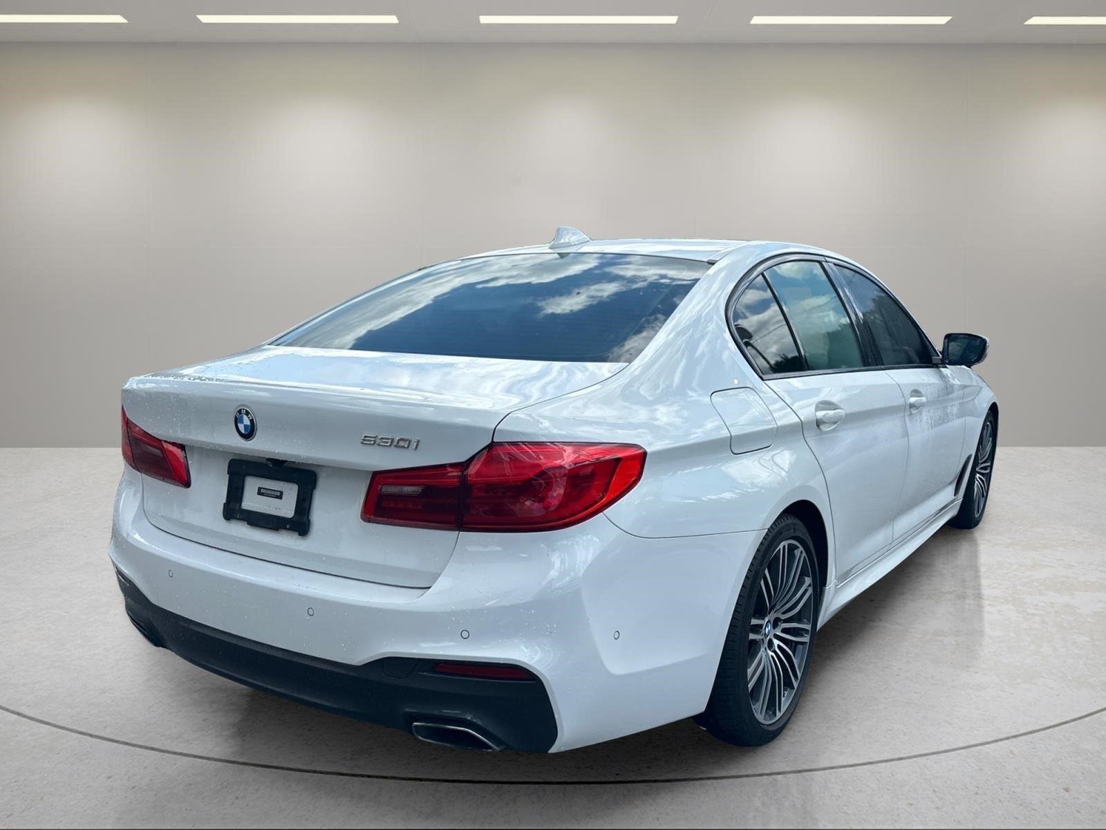 Used 2019 Alpine White BMW 530i image 5