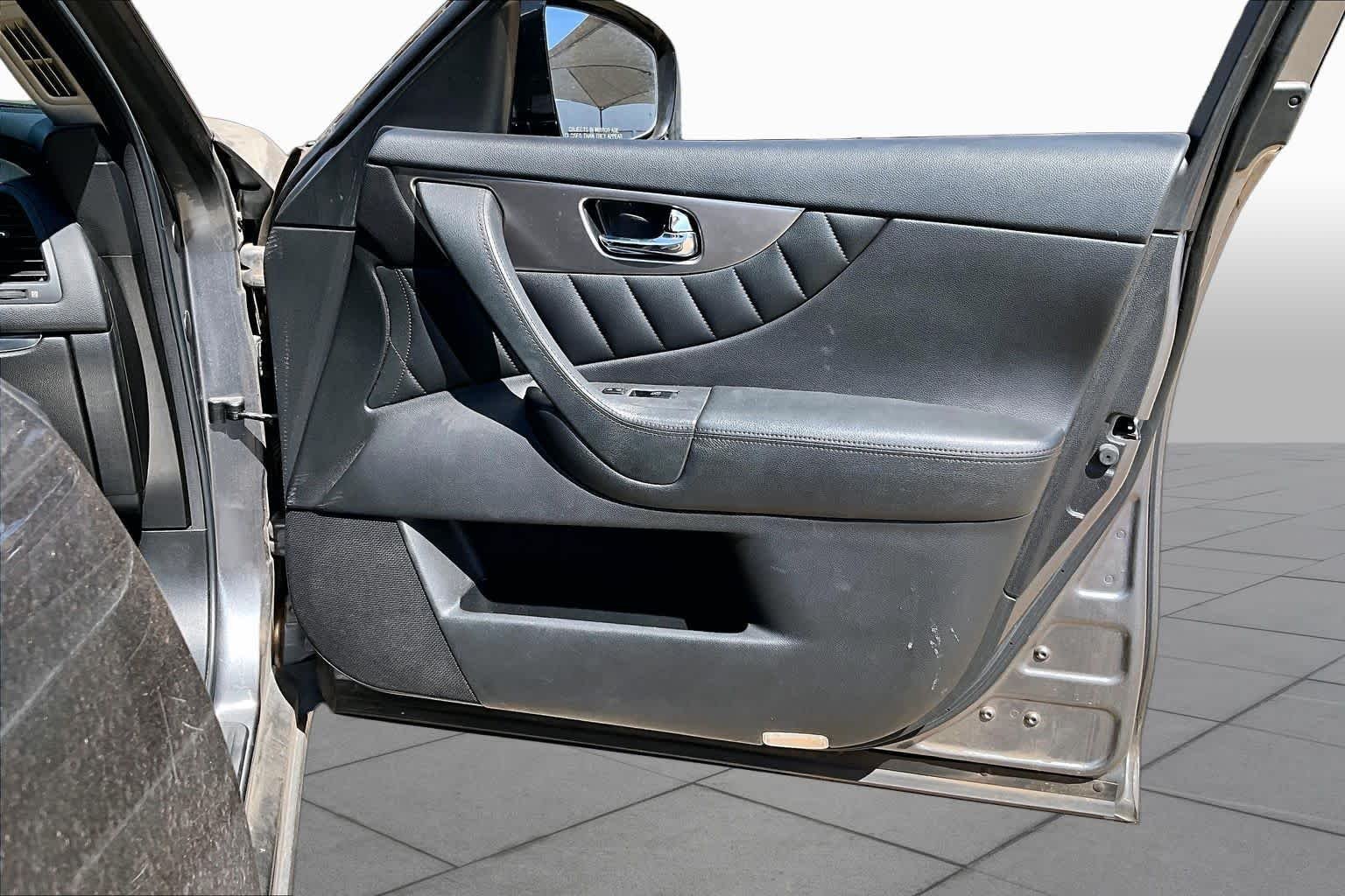 Used 2014 Graphite Shadow INFINITI  image 25