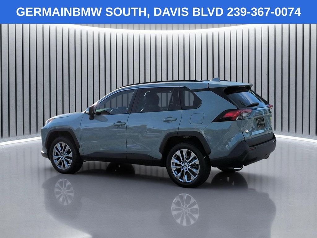 Used 2021 Lunar Toyota XLE Premium image 7