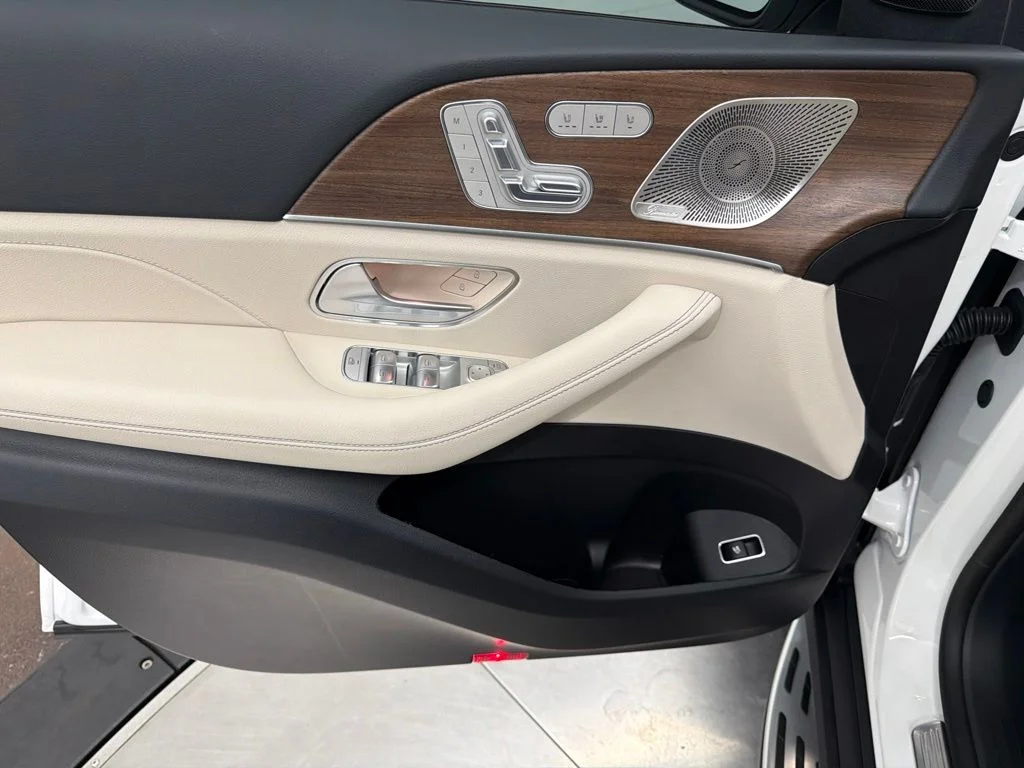 New 2026 White Mercedes-Benz GLS 450 image 16