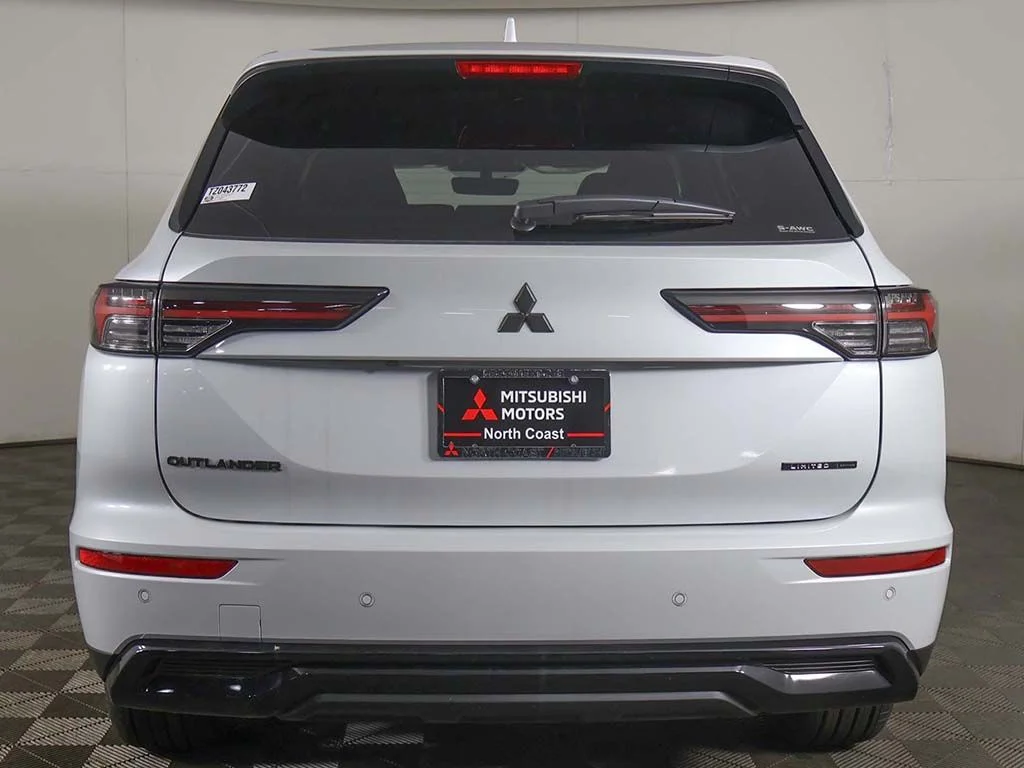 New 2026 White Mitsubishi LE 1.5T S-AWC image 13