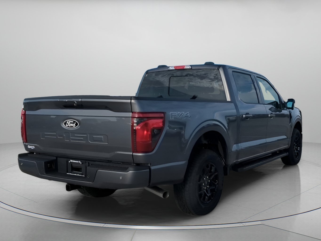 New 2026 Carbonized Gray Metallic Ford XLT image 24