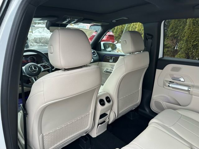 New 2026 Polar White Mercedes-Benz GLB 250 image 56