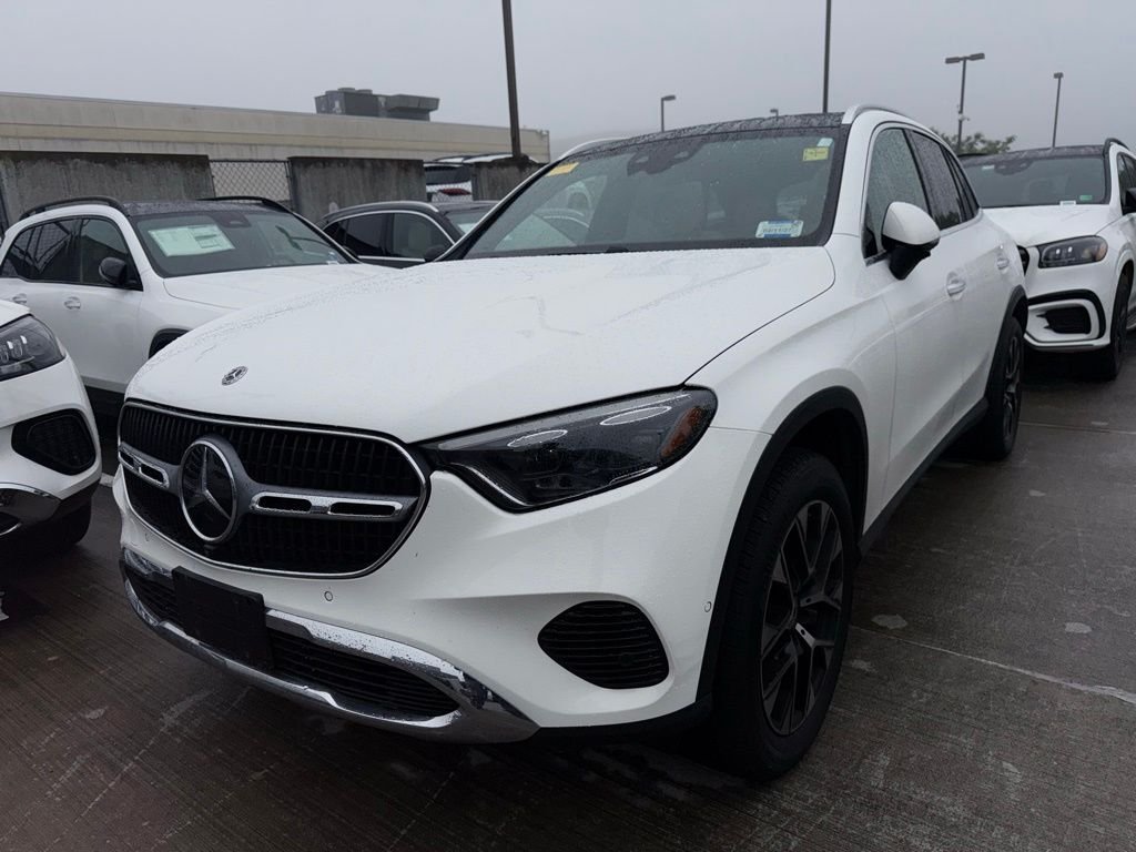 2025 Mercedes-Benz GLC GLC 350e 4MATIC's photo