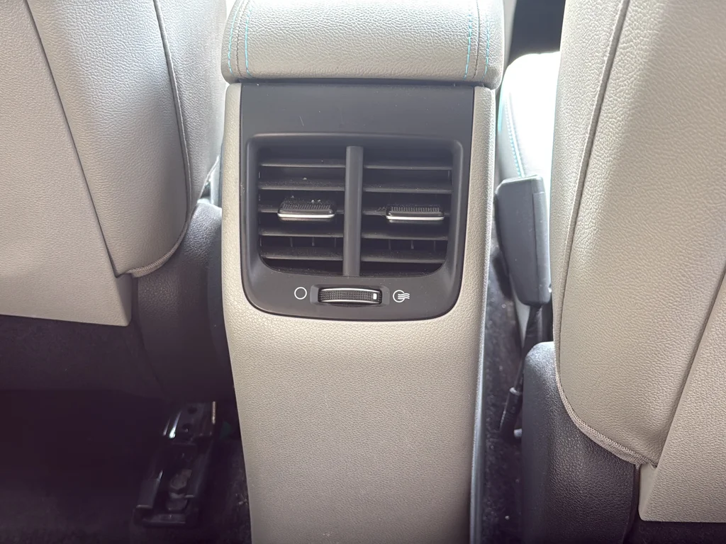 Used 2019 White Kia EX image 41