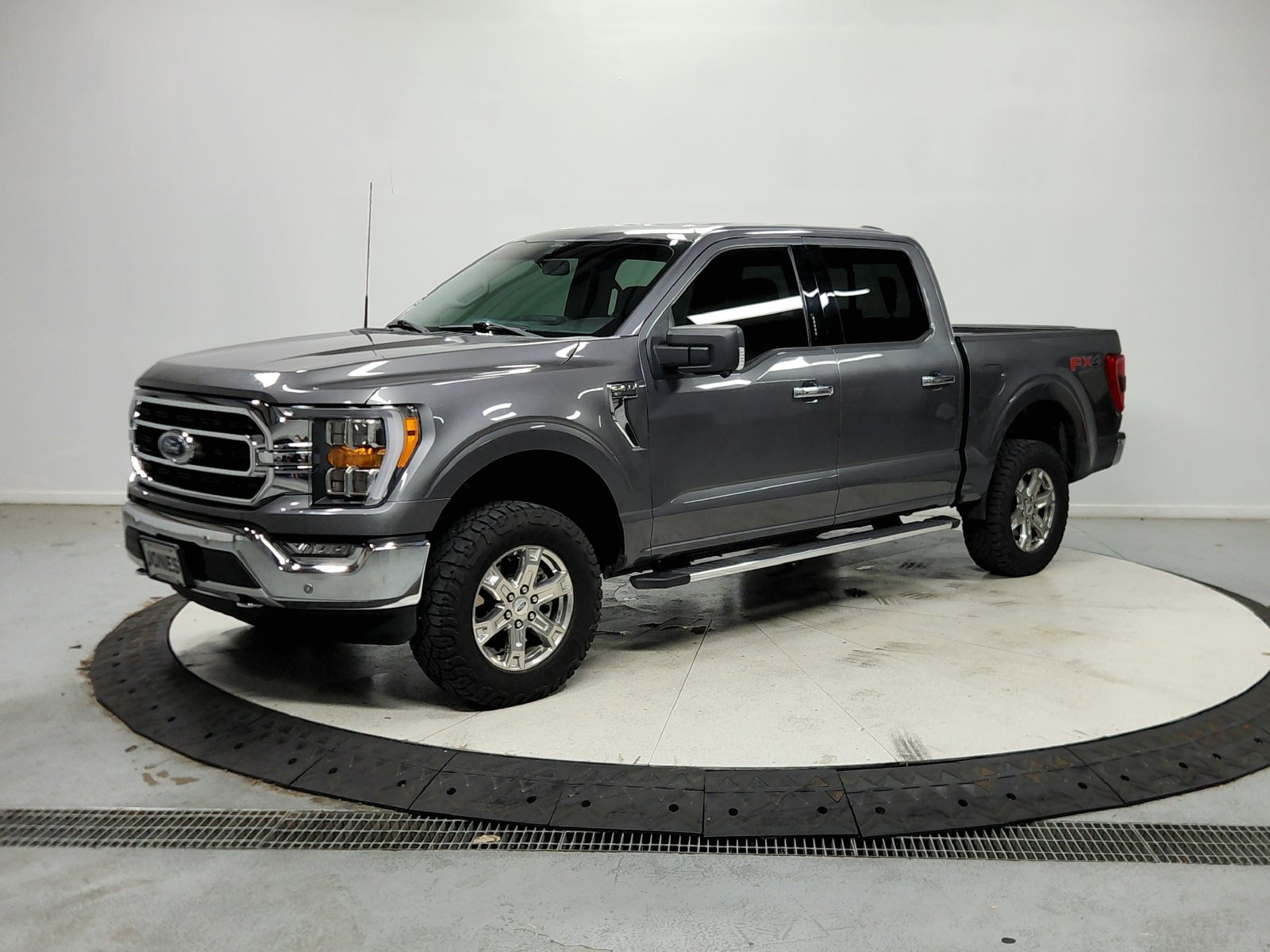 Used 2021 Gray Ford XLT image 4