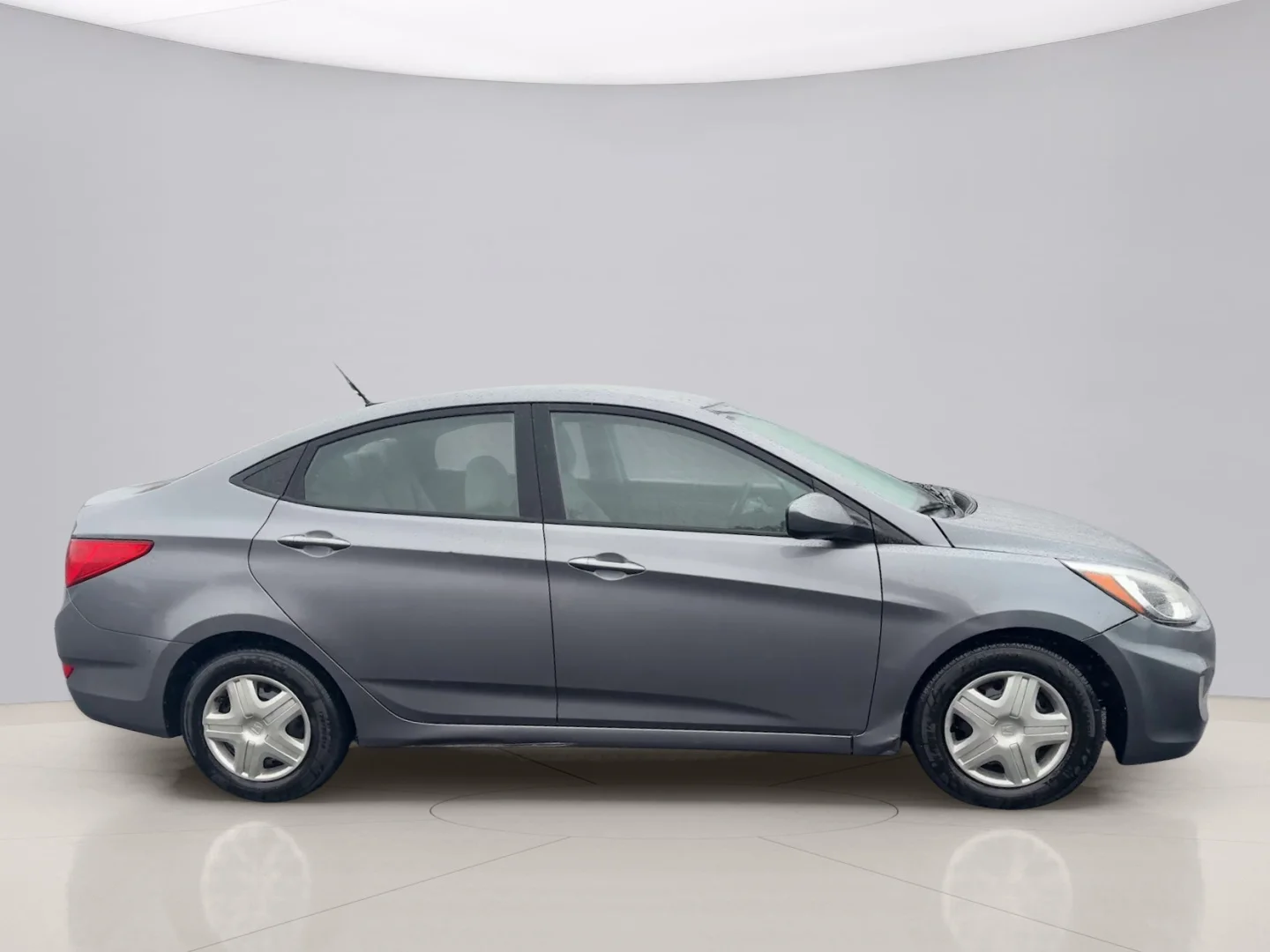 Used 2016 Gray Hyundai SE image 6