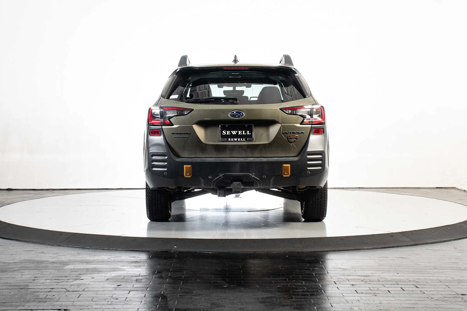 Used 2022 Autumn Green Metallic Subaru Wilderness image 5