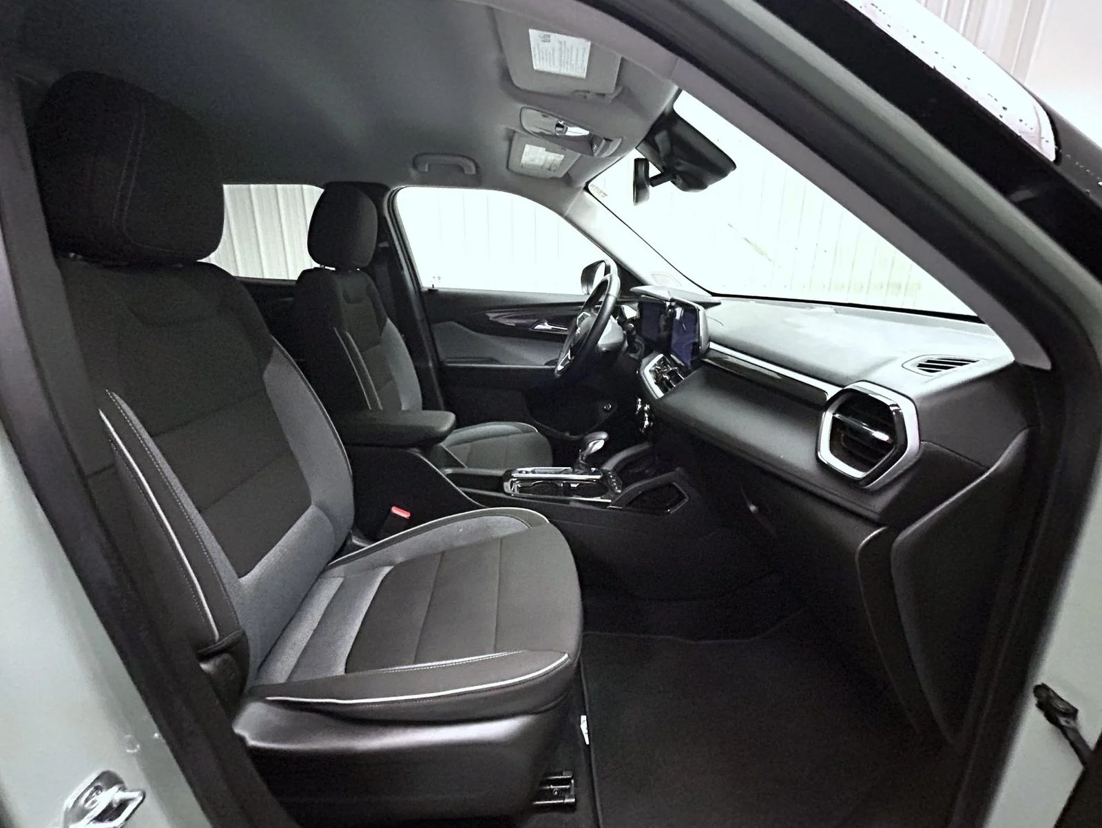 Used 2025 Green Chevrolet LT image 15
