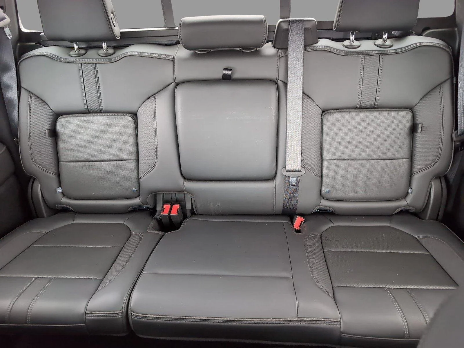 Used 2022 Northsky Blue Metallic Chevrolet High Country image 31