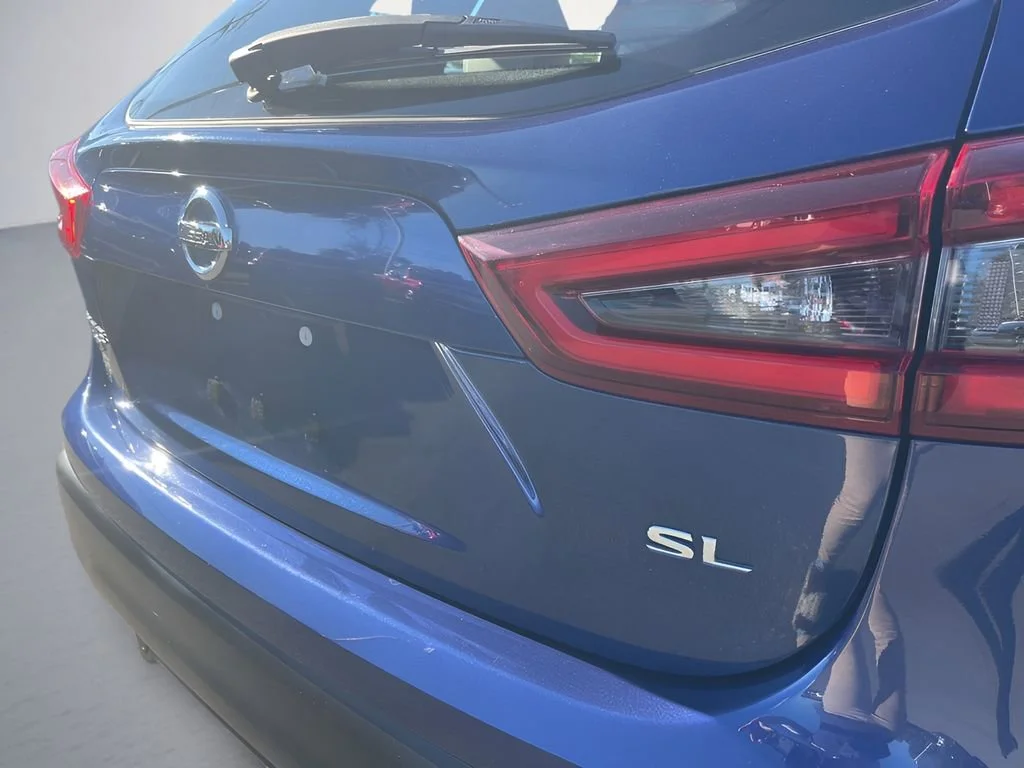 Used 2020 Blue Nissan SL image 37