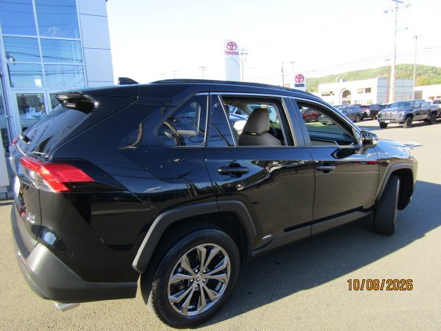 Used 2025 Midnight Black Metallic Toyota XLE Premium image 6