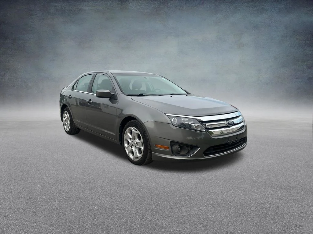 Used 2010 Sterling Gray Metallic Ford SE image 8