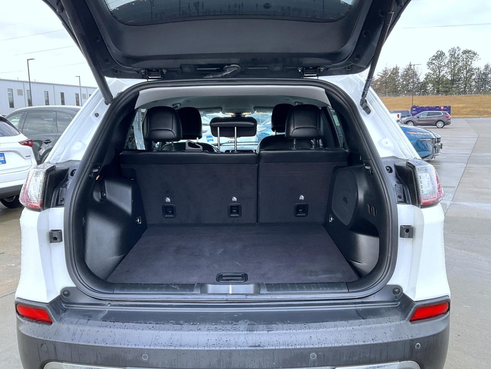 Used 2020 White Jeep Limited image 9