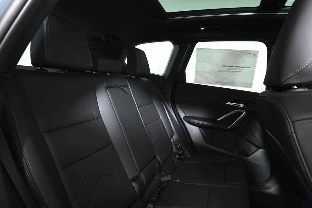 New 2026 Green Metallic BMW xDrive28i image 35