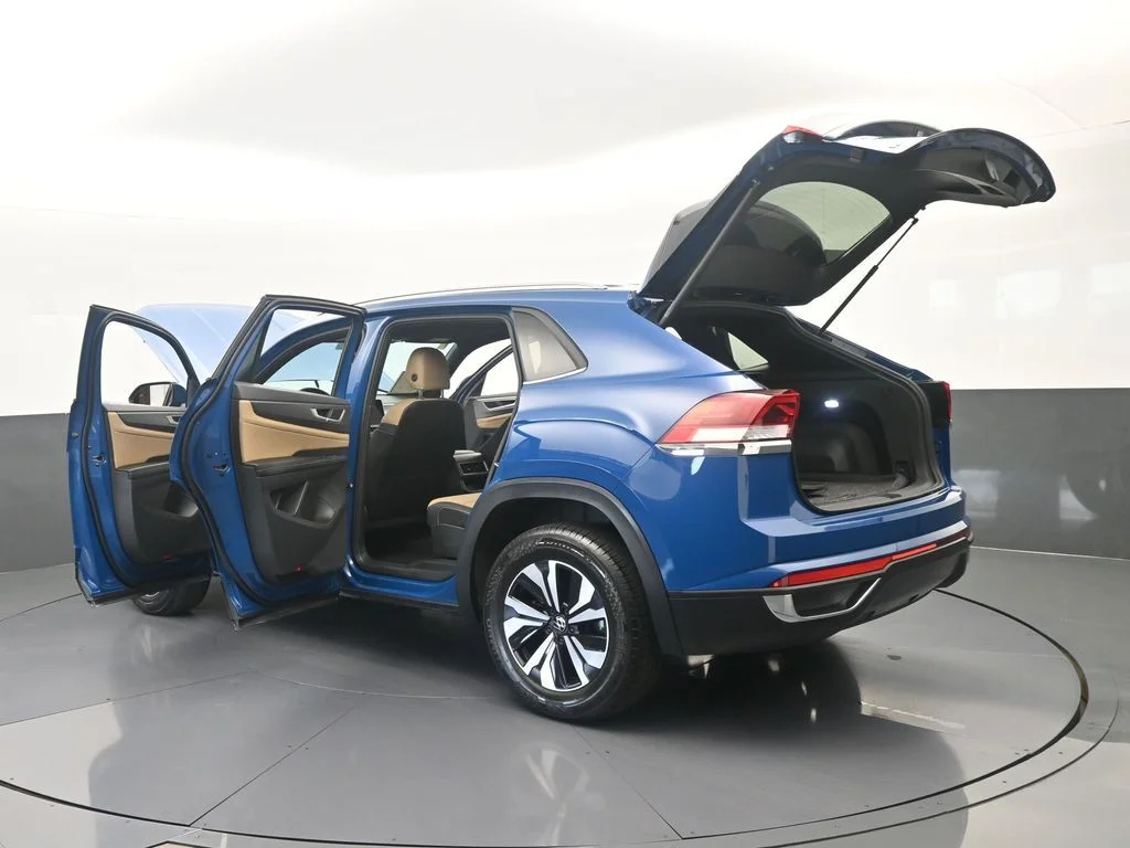 Used 2025 Blue Metallic Volkswagen 2.0T SE image 60