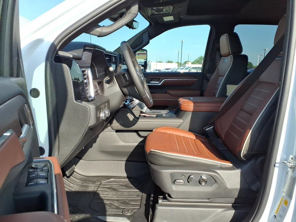 New 2026 Glacier White Tricoat GMC Denali Ultimate image 22