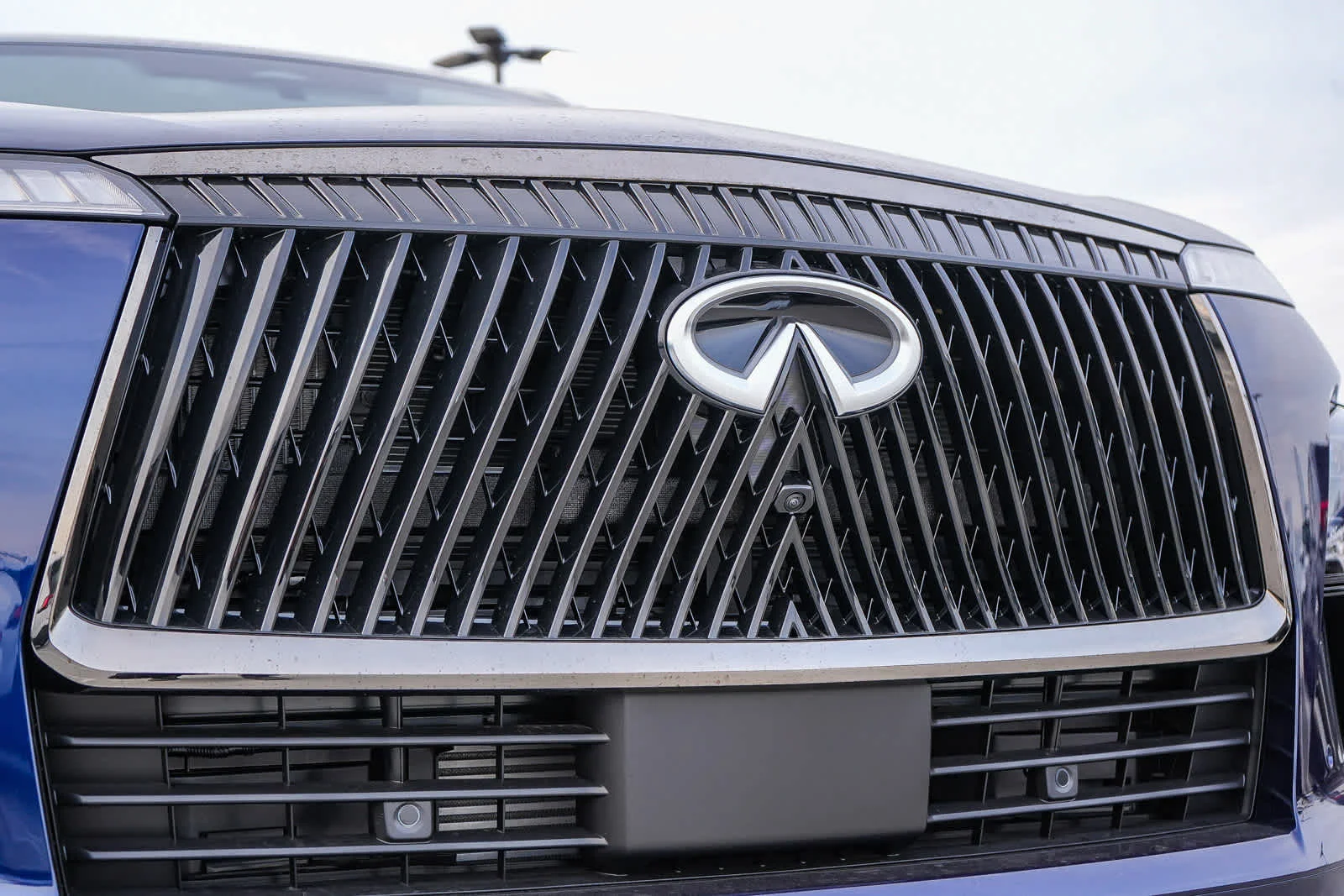 New 2026 2T GRAND BLUE INFINITI Autograph 4WD image 5