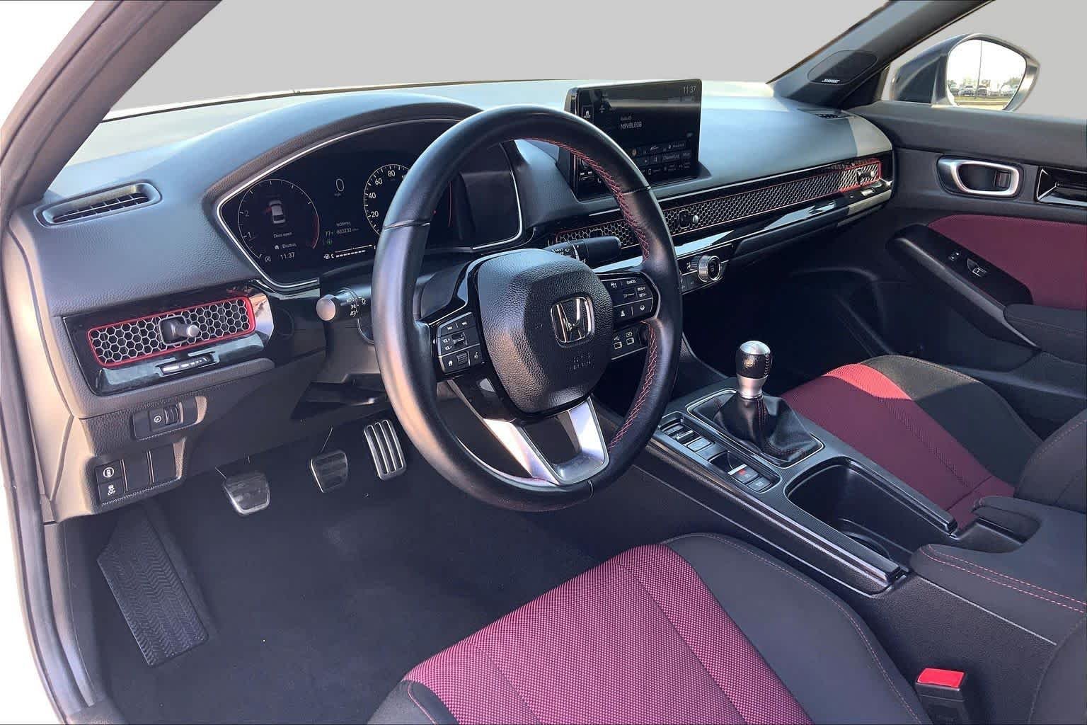 Used 2024 Platinum White Pearl Honda  image 29