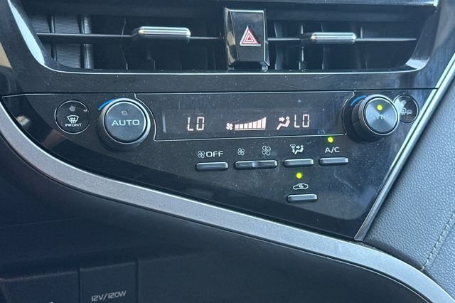 2023 Toyota Camry SE - Photo 18