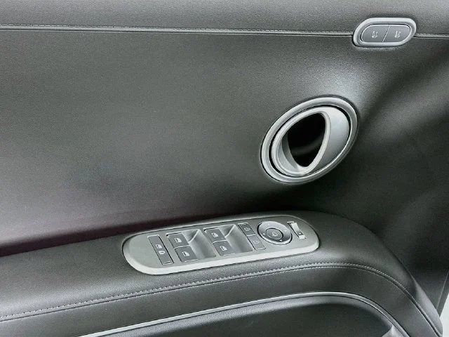 New 2027 White Hyundai SEL image 10